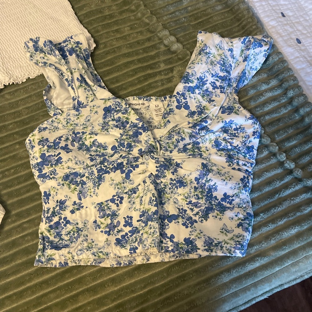 Midnight Sky White and Blue Floral Top Size M